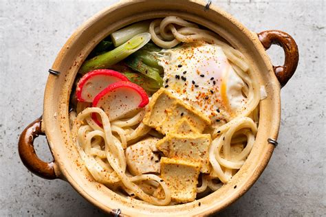 味噌煮込みうどん 豚肉 - 伝統と革新の狭間で